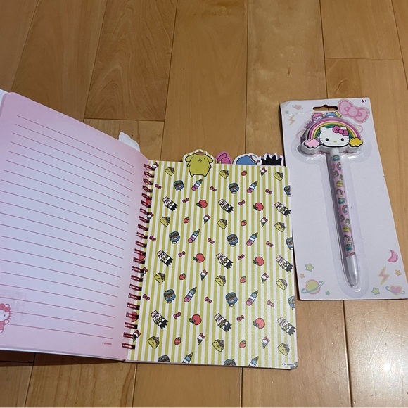 New hello kitty notebook and bow pen bundle - Picture 3 of 6
